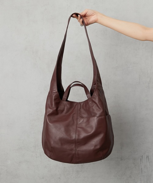 ear PAPILLONNER(イアパピヨネ)の「【牛革】まるショルダーバッグ(ショルダーバッグ・レディース・ブラック/ボルドー・FREE)」の12枚目の写真