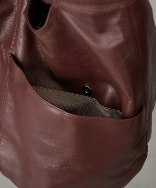 ear PAPILLONNER(イアパピヨネ)の「【牛革】まるショルダーバッグ(ショルダーバッグ・レディース・ブラック/ボルドー・FREE)」の15枚目の写真