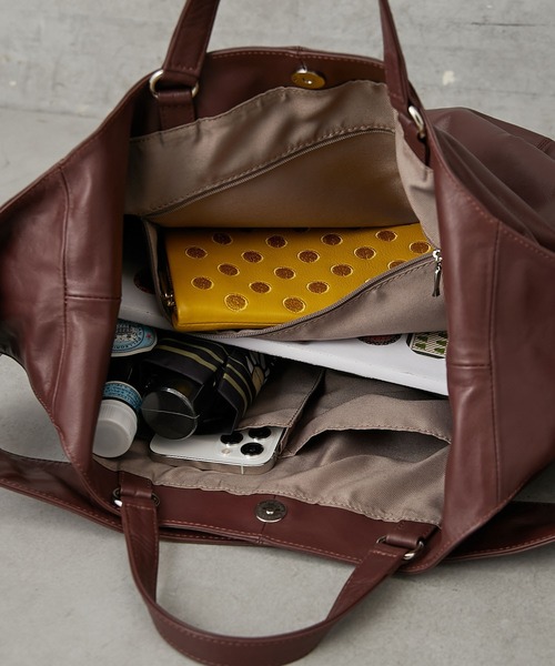 ear PAPILLONNER(イアパピヨネ)の「【牛革】まるショルダーバッグ(ショルダーバッグ・レディース・ブラック/ボルドー・FREE)」の11枚目の写真