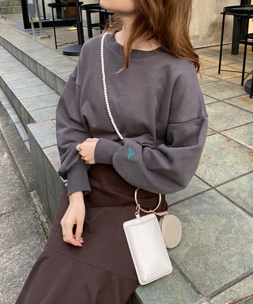 one after another NICE CLAUP（ワンアフターアナザーナイスクラップ）の「ロゴ刺繍ゆるシルエットショートスウェット（Tシャツ/カットソー・レディース・ベージュ/サックスブルー/アイボリー/スミクロ/グリーン/ピンク・FREE）」の4枚目の写真