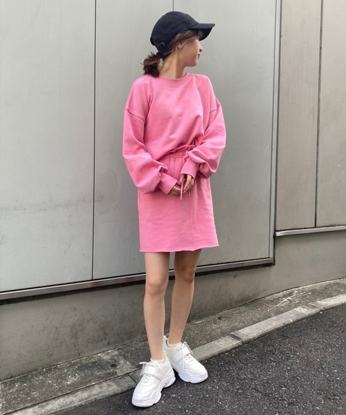 one after another NICE CLAUP（ワンアフターアナザーナイスクラップ）の「ロゴ刺繍ゆるシルエットショートスウェット（Tシャツ/カットソー・レディース・ベージュ/サックスブルー/アイボリー/スミクロ/グリーン/ピンク・FREE）」の19枚目の写真