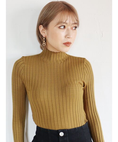 MURUA（ムルーア）の「ワイドボトルネックニット（ニット/セーター・レディース・ベージュ/キャメル/マスタード/ブラック・FREE）」の4枚目の写真