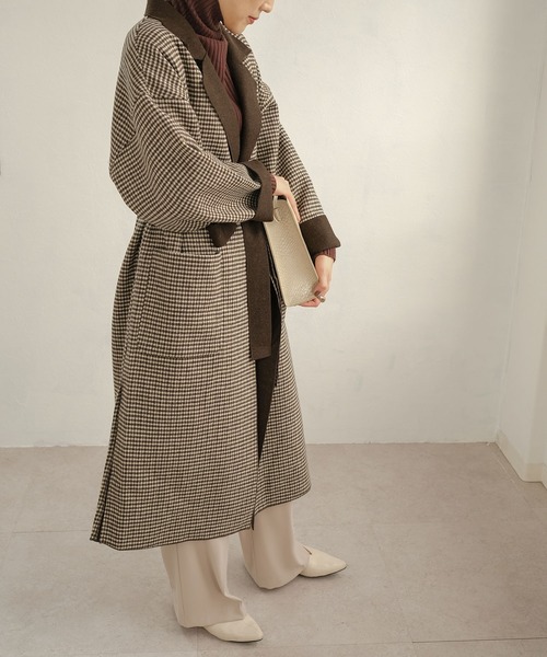 ANDJ(アンドジェイ)の「チェック柄ダブルフェイスオーバーサイズコート(チェスターコート・レディース・ブラック/ブラウン・M)」の12枚目の写真