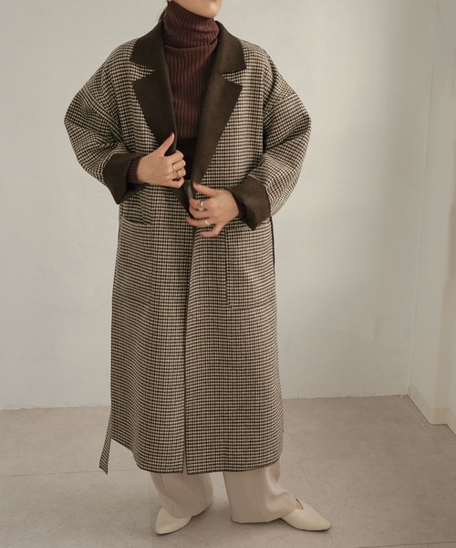 ANDJ(アンドジェイ)の「チェック柄ダブルフェイスオーバーサイズコート(チェスターコート・レディース・ブラック/ブラウン・M)」の5枚目の写真