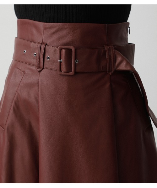 AZUL by moussy(アズールバイマウジー)の「FAUX LEATHER HIGH WAIST SKIRT/フェイクレザーハイウェストスカート(スカート・レディース・ブラック/マジェンタ/カーキ・SMALL/MEDIUM)」の6枚目の写真