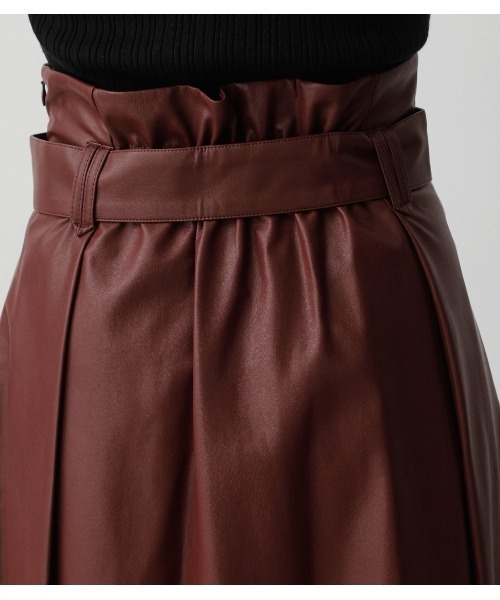 AZUL by moussy(アズールバイマウジー)の「FAUX LEATHER HIGH WAIST SKIRT/フェイクレザーハイウェストスカート(スカート・レディース・ブラック/マジェンタ/カーキ・SMALL/MEDIUM)」の9枚目の写真