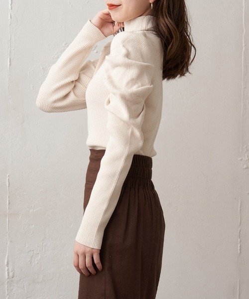 Chico（チコ）の「【新色追加】ハイネックパワショルリブニット（ニット/セーター・レディース・ブラック/ブラウン/アイボリー/ホワイト系その他/ブラウン系その他2/ホワイト系その他2/ライトブルー・FREE）」の13枚目の写真