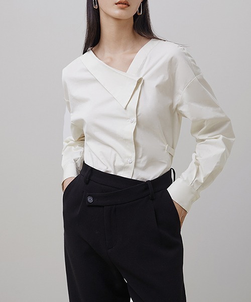 UNSPOKEN(アンスポクン)の「【UNSPOKEN】Off-white asymmetric lapel shirt UQ21S120(シャツ/ブラウス・レディース・ホワイト・S/M)」の1枚目の写真