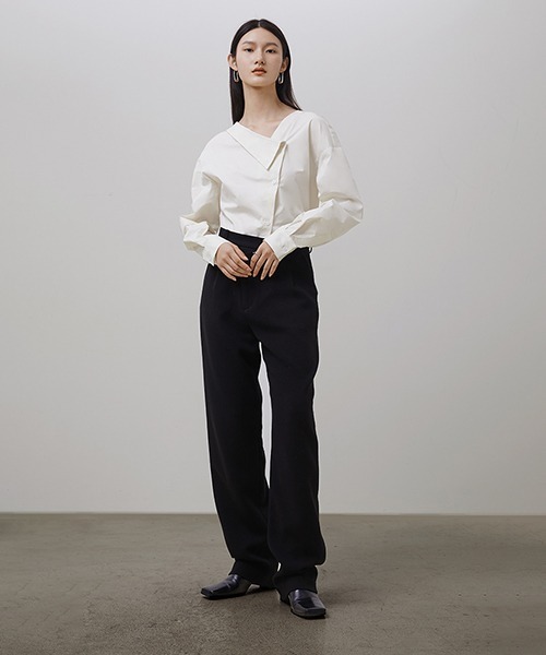 UNSPOKEN(アンスポクン)の「【UNSPOKEN】Off-white asymmetric lapel shirt UQ21S120(シャツ/ブラウス・レディース・ホワイト・S/M)」の2枚目の写真