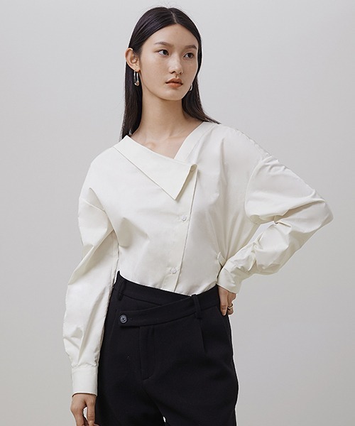 UNSPOKEN(アンスポクン)の「【UNSPOKEN】Off-white asymmetric lapel shirt UQ21S120(シャツ/ブラウス・レディース・ホワイト・S/M)」の5枚目の写真