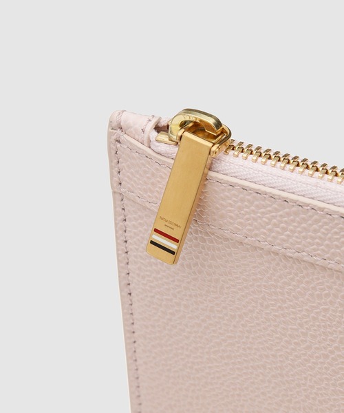 THOM BROWNE（トムブラウン）の「MEDIUM DOCUMENT HOLDER W/ 4BAR 