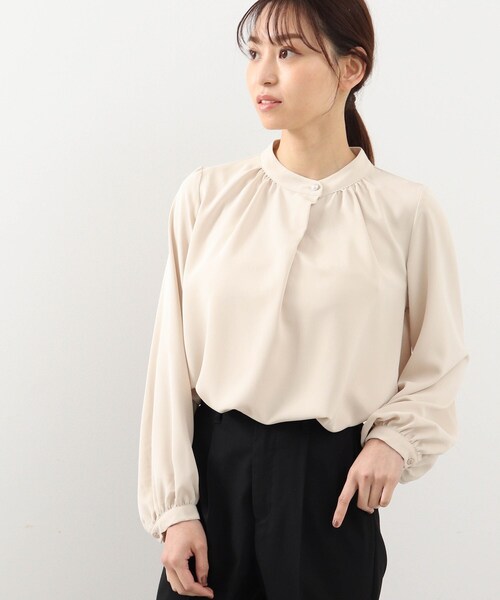 DRESKIP(ドレスキップ)の「◆【S-LL】パール調ボタン付お袖ボリュームブラウス(シャツ/ブラウス・レディース・サンドベージュ/ホワイト系6/グリーン系・01/02/03/04)」の1枚目の写真