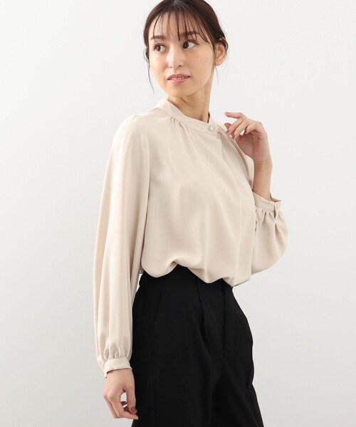 DRESKIP(ドレスキップ)の「◆【S-LL】パール調ボタン付お袖ボリュームブラウス(シャツ/ブラウス・レディース・サンドベージュ/ホワイト系6/グリーン系・01/02/03/04)」の15枚目の写真