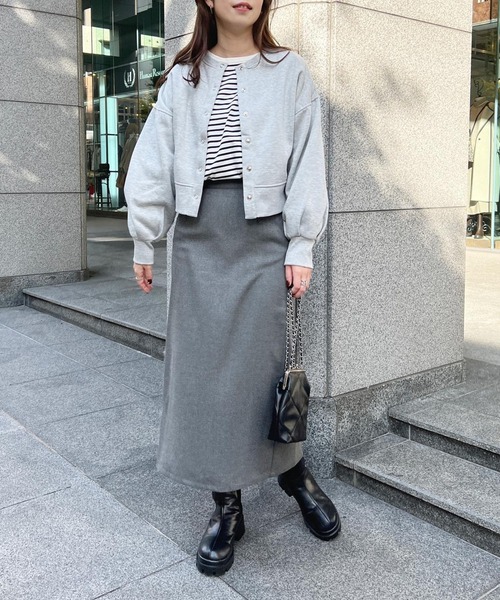 KOBE LETTUCE（コウベレタス）の「前後2wayボリュームスリーブ裏起毛クルーネックカーディガン（カーディガン/ボレロ・レディース・ブラック/パープル/グレー系/アイボリー・FREE）」の4枚目の写真