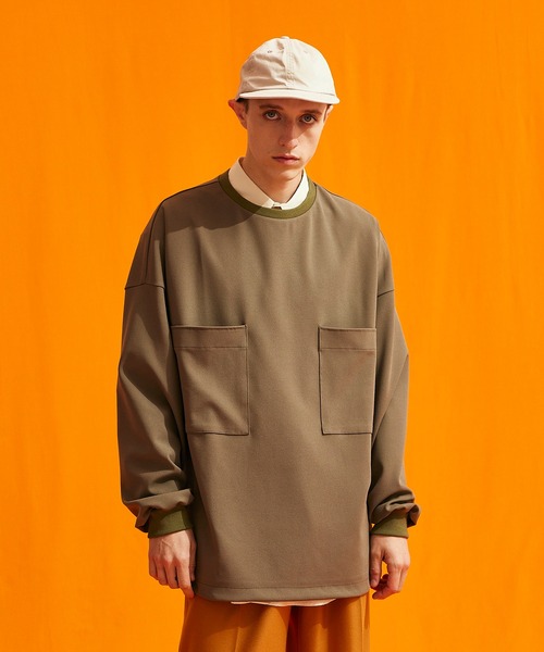 UNITED TOKYO(ユナイテッドトウキョウ)の「ダブルポケットプルオーバー(Tシャツ/カットソー・メンズ・ブラック/ブルー/カーキ・1/2)」の1枚目の写真