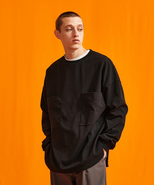 UNITED TOKYO(ユナイテッドトウキョウ)の「ダブルポケットプルオーバー(Tシャツ/カットソー・メンズ・ブラック/ブルー/カーキ・1/2)」の2枚目の写真