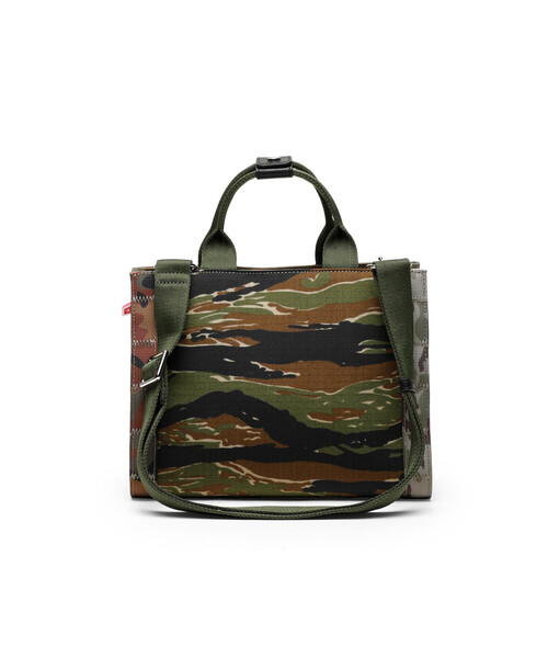 DIESEL（ディーゼル）の「レディース カモフラパッチワーク トートバッグ（ハンドバッグ・レディース・カーキ・UNI）」の12枚目の写真