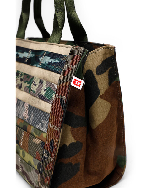 DIESEL（ディーゼル）の「レディース カモフラパッチワーク トートバッグ（ハンドバッグ・レディース・カーキ・UNI）」の14枚目の写真