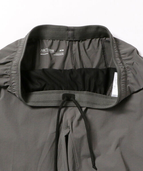 ARC'TERYX（アークテリクス）の「ARC’TERYX / アプティン ショートパンツ（その他パンツ・メンズ・ブラック/オリーブ/チャコールグレー・LARGE/MEDIUM/X-LARGE/XX-LARGE）」の17枚目の写真