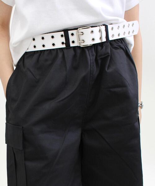 INGNI（イング）の「アイレットベルト／38mm幅（ベルト・レディース・オフホワイト/ブラック/クリア・ONE SIZE）」の2枚目の写真