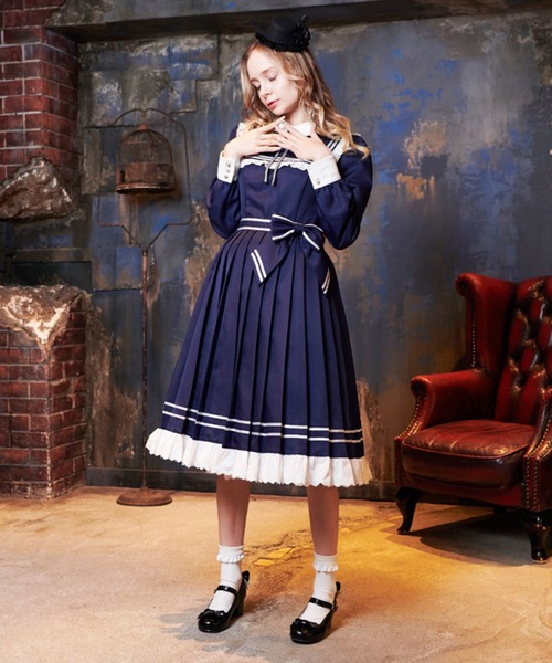 BODYLINE(ボディライン)の「リボン付きセーラー風プリーツワンピース(ワンピース・レディース・ネイビー・2L/M/L)」の2枚目の写真