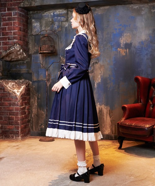 BODYLINE(ボディライン)の「リボン付きセーラー風プリーツワンピース(ワンピース・レディース・ネイビー・2L/M/L)」の4枚目の写真