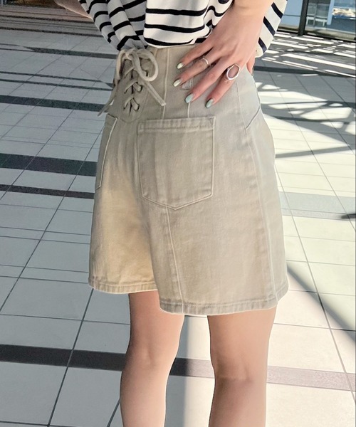 mysty woman(ミスティウーマン)の「バックレースアップデニムショートパンツ 269641(デニムパンツ・レディース・ベージュ/ピンク/モカ・FREE)」の11枚目の写真