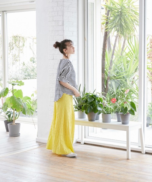 INED CLARO(イネドクラロ)の「リップルフレアスカート(スカート・レディース・ブラック/オフホワイト/イエロー・フリー)」の18枚目の写真