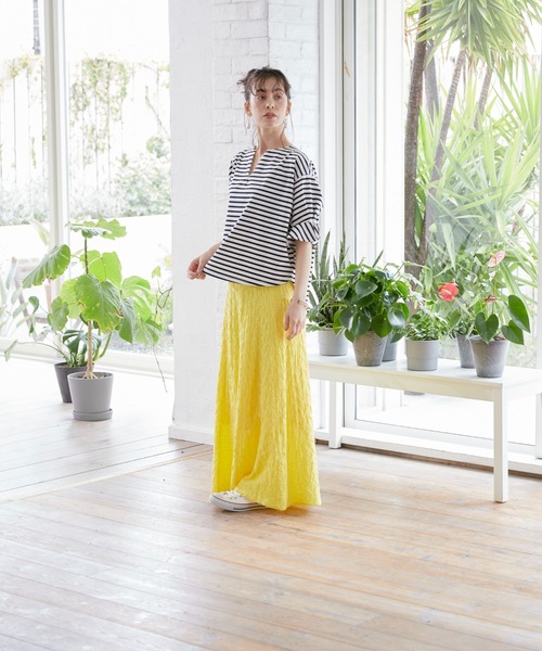 INED CLARO(イネドクラロ)の「リップルフレアスカート(スカート・レディース・ブラック/オフホワイト/イエロー・フリー)」の19枚目の写真