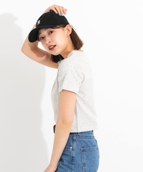 nemne store(ネンネストア)の「フラワー刺繍Tシャツ(Tシャツ/カットソー・レディース・オフホワイト/オレンジ/オートミール・フリー)」の21枚目の写真
