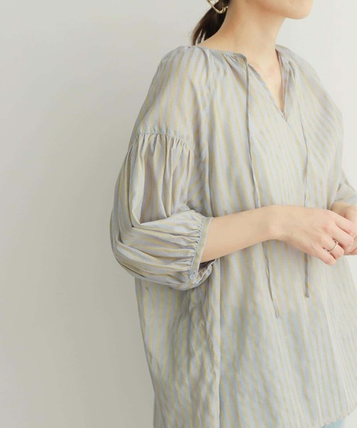 URBAN RESEARCH DOORS（アーバンリサーチドアーズ）の「シアーストライプギャザーブラウス（シャツ/ブラウス・レディース・ベージュ/ブルー/ミント・MEDIUM）」の3枚目の写真