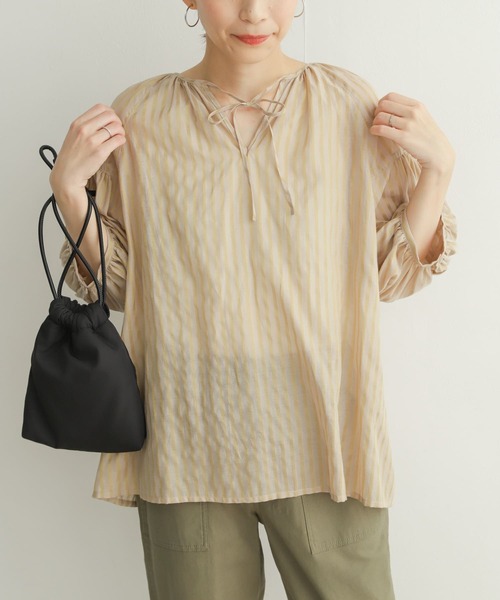 URBAN RESEARCH DOORS（アーバンリサーチドアーズ）の「シアーストライプギャザーブラウス（シャツ/ブラウス・レディース・ベージュ/ブルー/ミント・MEDIUM）」の16枚目の写真