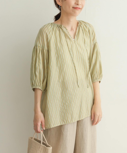 URBAN RESEARCH DOORS（アーバンリサーチドアーズ）の「シアーストライプギャザーブラウス（シャツ/ブラウス・レディース・ベージュ/ブルー/ミント・MEDIUM）」の7枚目の写真