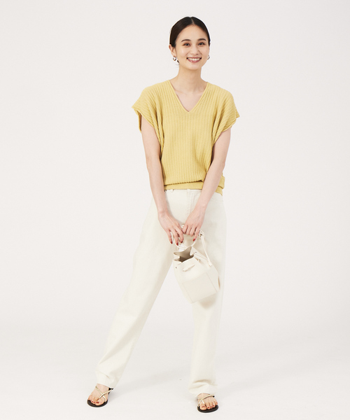 qualite（カリテ）の「変形Vネックニット（ニット/セーター・レディース・ライトブルー/ベージュ/イエロー/ダークネイビー・フリー）」の7枚目の写真