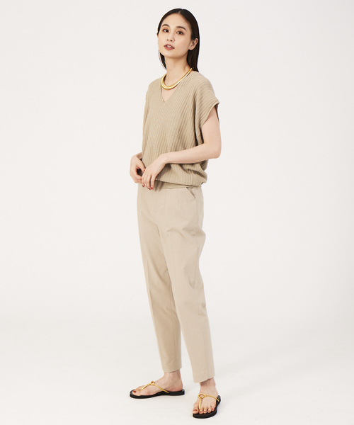 qualite（カリテ）の「変形Vネックニット（ニット/セーター・レディース・ライトブルー/ベージュ/イエロー/ダークネイビー・フリー）」の9枚目の写真