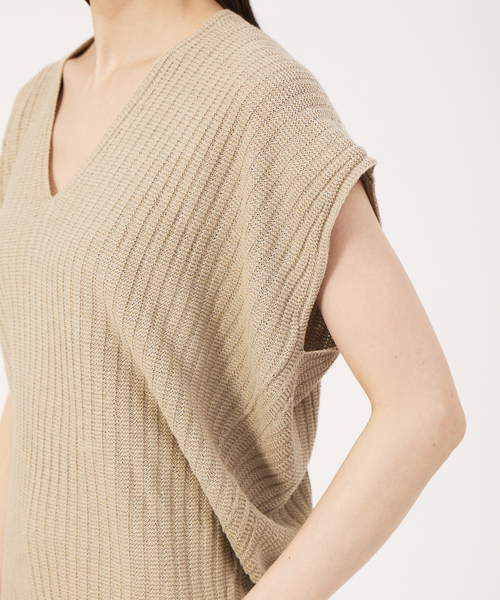 qualite（カリテ）の「変形Vネックニット（ニット/セーター・レディース・ライトブルー/ベージュ/イエロー/ダークネイビー・フリー）」の12枚目の写真