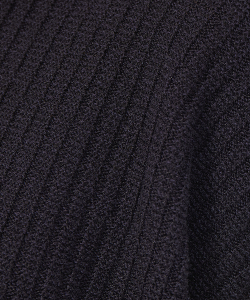 qualite（カリテ）の「変形Vネックニット（ニット/セーター・レディース・ライトブルー/ベージュ/イエロー/ダークネイビー・フリー）」の8枚目の写真