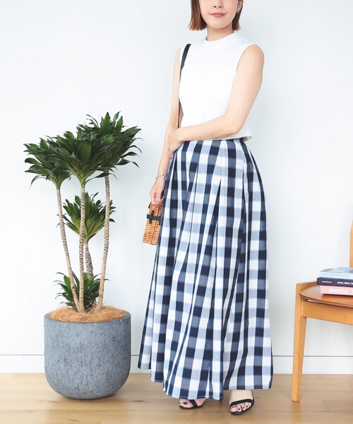 BEAMS HEART（ビームスハート）の「BEAMS HEART / チェック柄 タックフレアスカート（スカート・レディース・ネイビー/ブラウン・FREE）」の6枚目の写真