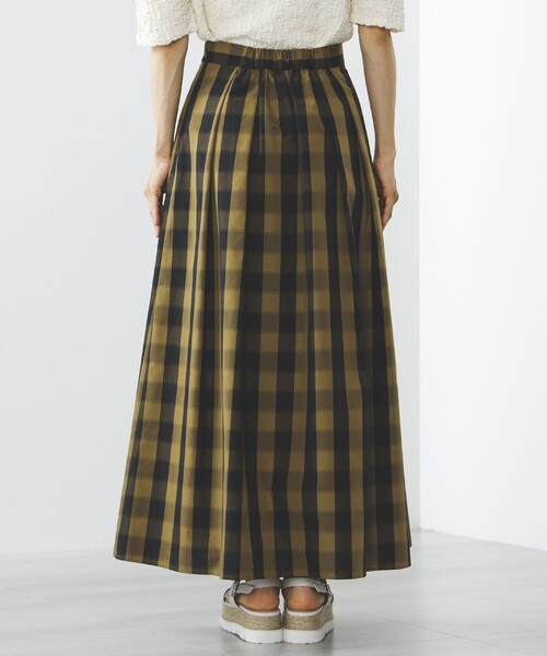 BEAMS HEART（ビームスハート）の「BEAMS HEART / チェック柄 タックフレアスカート（スカート・レディース・ネイビー/ブラウン・FREE）」の13枚目の写真