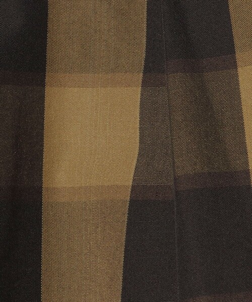 BEAMS HEART（ビームスハート）の「BEAMS HEART / チェック柄 タックフレアスカート（スカート・レディース・ネイビー/ブラウン・FREE）」の8枚目の写真