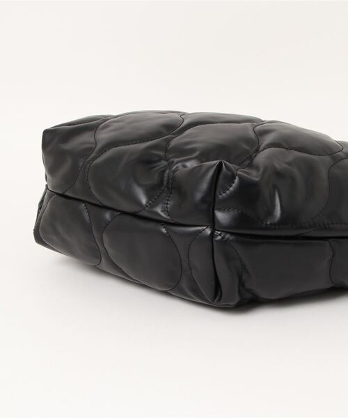 Riberry(リベリー)の「キルティングビッグショルダーバッグ(ショルダーバッグ・レディース・ホワイト/ブラック/ブラック系その他/グレー・FREE)」の14枚目の写真