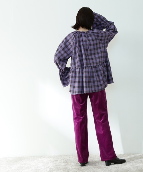 N.（N. Natural Beauty Basic）（エヌエヌナチュラルビューティーベーシック）の「【松井愛莉さん着用】《n.'look》◆シャイニーコーデュロイパンツ（その他パンツ・レディース・イエロー/パープル・MEDIUM）」の8枚目の写真