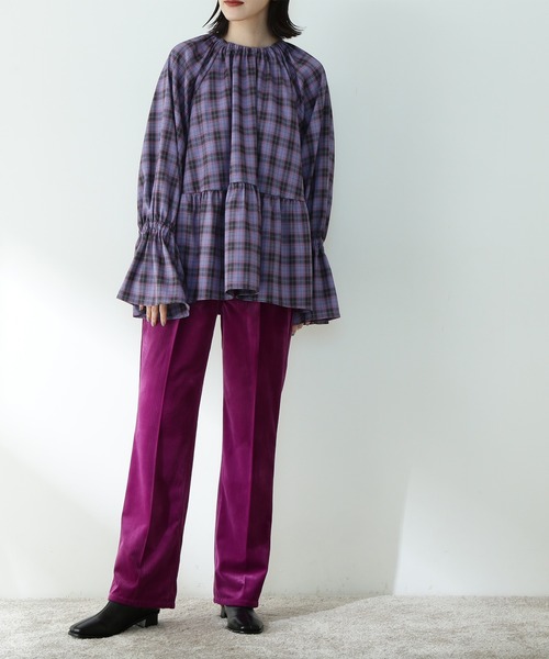 N.（N. Natural Beauty Basic）（エヌエヌナチュラルビューティーベーシック）の「【松井愛莉さん着用】《n.'look》◆シャイニーコーデュロイパンツ（その他パンツ・レディース・イエロー/パープル・MEDIUM）」の6枚目の写真