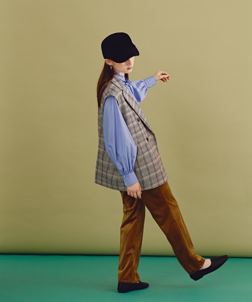 N.（N. Natural Beauty Basic）（エヌエヌナチュラルビューティーベーシック）の「【松井愛莉さん着用】《n.'look》◆シャイニーコーデュロイパンツ（その他パンツ・レディース・イエロー/パープル・MEDIUM）」の11枚目の写真