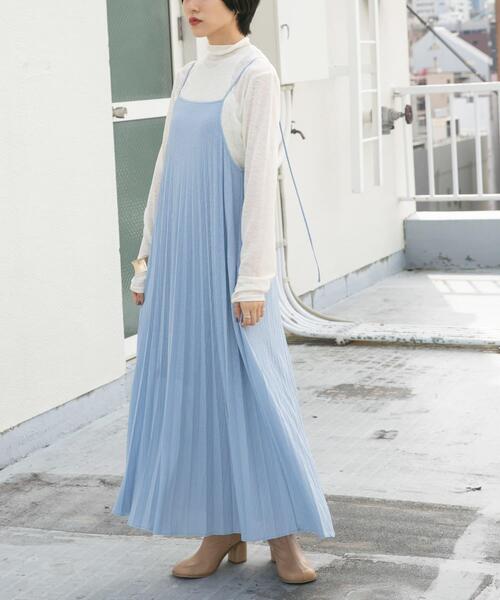 KBF(ケイビーエフ)の「2WAYプリーツキャミワンピース(ワンピース・レディース・ブラック/ダークブラウン/ブルー・ONE)」の6枚目の写真