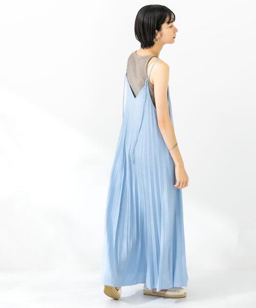 KBF(ケイビーエフ)の「2WAYプリーツキャミワンピース(ワンピース・レディース・ブラック/ダークブラウン/ブルー・ONE)」の13枚目の写真