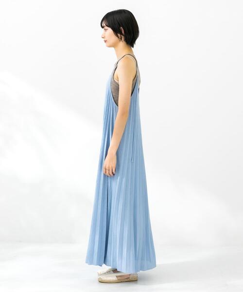 KBF(ケイビーエフ)の「2WAYプリーツキャミワンピース(ワンピース・レディース・ブラック/ダークブラウン/ブルー・ONE)」の16枚目の写真