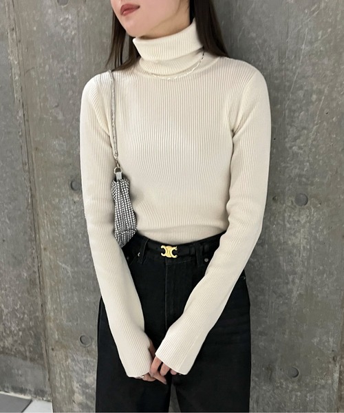 EPIMI E'PIMMY(エピミエピミー)の「サムホールデザインハイネックリブニット(ニット/セーター・レディース・ホワイト×ブラック/ブラック/オフホワイト・MEDIUM)」の1枚目の写真