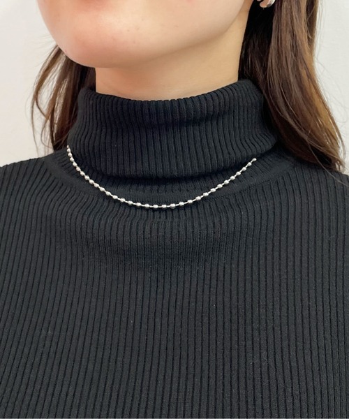 EPIMI E'PIMMY(エピミエピミー)の「サムホールデザインハイネックリブニット(ニット/セーター・レディース・ホワイト×ブラック/ブラック/オフホワイト・MEDIUM)」の13枚目の写真