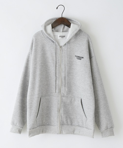 BASQUE magenta（バスクマゼンタ）の「オーバーサイズロゴベーシックジップパーカー（パーカー・レディース・ナチュラル/グレー・FREE）」の13枚目の写真